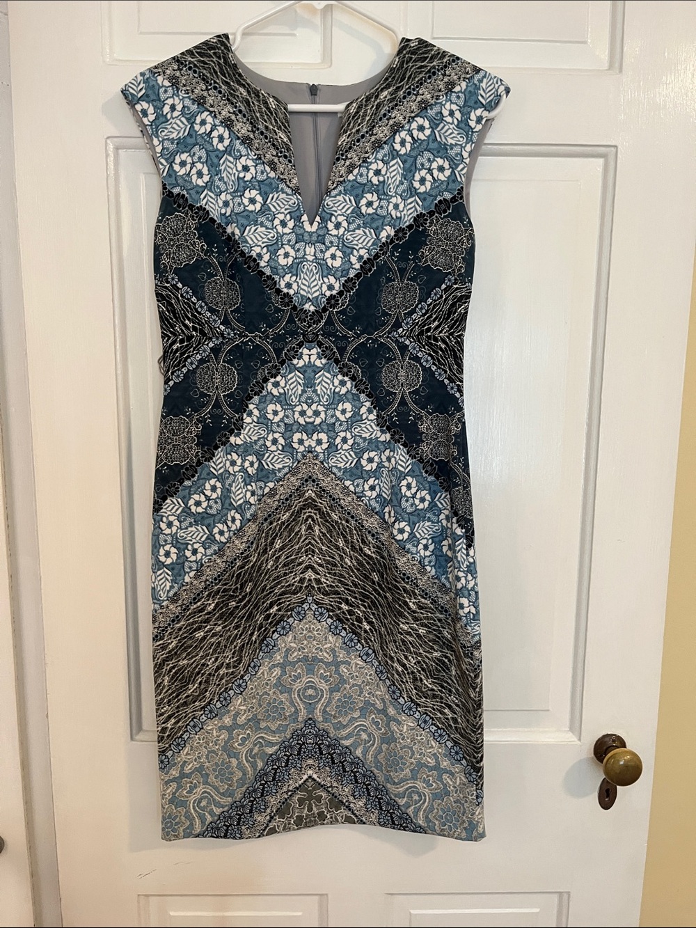 Sleeveless Blue Patterned V-Neck Sheath Dress